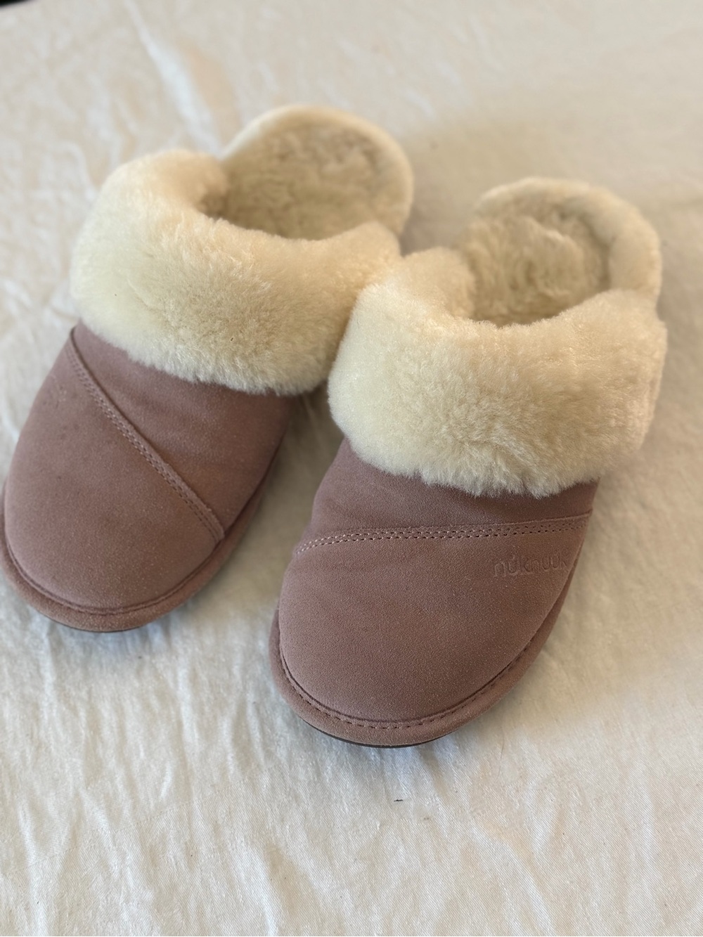 Women’s nuknuuk Joy Pink Shearling Slippers Size 9